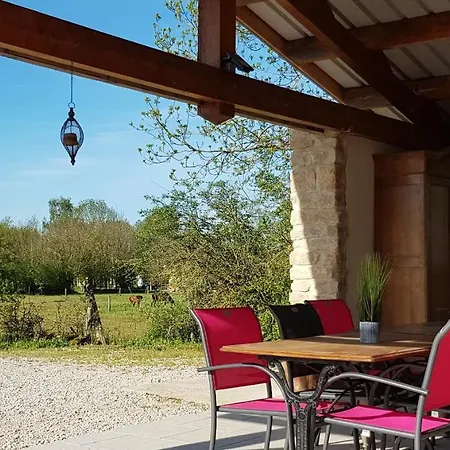 - Domaine Des Montis Hébergement de vacances *