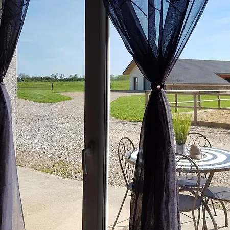 - Domaine Des Montis Hébergement de vacances *